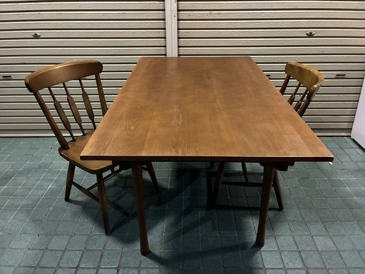 10月末頃出品終了/処分価格！/中古/ダイニングテーブル＆チェア＆マット 終了※☆ダイニングセットお買い得⭐︎木製 ダイニングテーブル + イス2