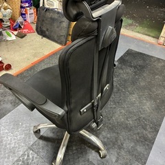 オフィスチェア　リクライニング　フットレスト付き の画像