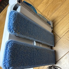 無料　livease｜リヴィーズ コードレスごみ取り（滴水機能付き）／EM-012Wの画像