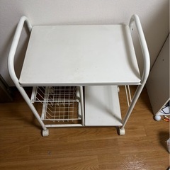 収納ラックの画像