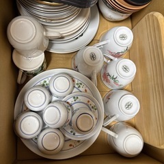 お皿コップ1個10円〜500円程(フリマご参加者限定)の画像