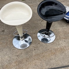 カウンターと
椅子2個セットの画像