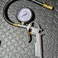 タイヤエアーゲージ2つセットの画像