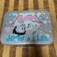 ベティちゃんバニティバックの画像