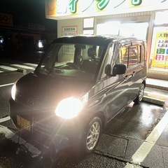 パワースライドドアを備えたブラックのマツダフレア。2013の画像