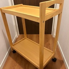 木製ワゴンの画像