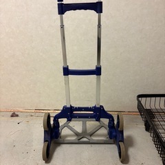 階段でも運べるキャリー47x43x87.5cmと台車57.5x40x87/28cmの画像