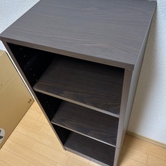 【後２日で処分& 無料】木製 オープンラック／収納棚（ダークブラウン・可動棚）の画像