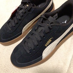 プーマ　スエード　スニーカー　24.0cm 新品未使用　定価11550円半額以下！の画像
