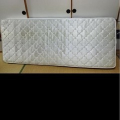 シングルベットマットレスの画像