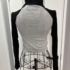 服　カットソーの画像