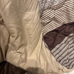 シンプルなブラウンベースのこたつ布団の画像