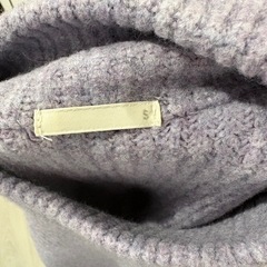 セーター　紫色の画像