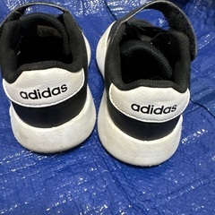 adidasスニーカー　16センチ記名なしの画像
