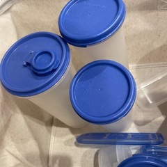 タッパウェアと普通のタッパの画像