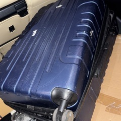 スーツケースの画像