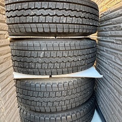 ハイエース　スタッドレスタイヤホイールセットの画像