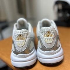 希少 adidas テニスシューズ 27cm 型番909437 ホワイト×シルバーの画像