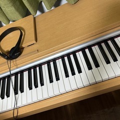 ヤマハ　電子ピアノ　アリウス　　2015年製の画像