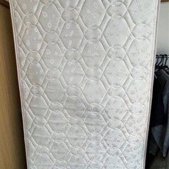 シモンズシングルマットレスの画像