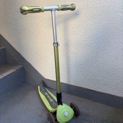 一輪車、キックボード、ヘルメット　3点セットの画像