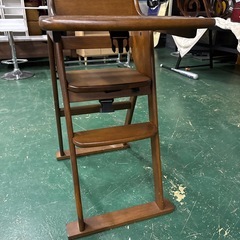 折りたたみ可能なハイチェア！の画像