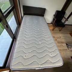 在庫2配達可【シングルベッド】【管理番号12812】金の画像