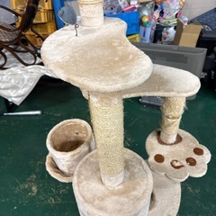 使用感ある為大得価格！キャットタワー！の画像