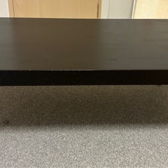 ダイニングテーブルの画像