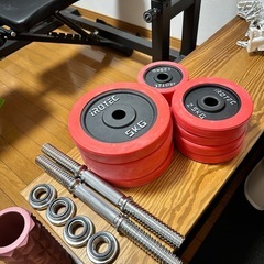 バーベルとラックとベンチ
の画像