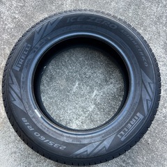 2024製造235/60R18 スタッドレスタイヤ　4本の画像