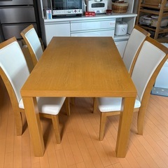 ダイニングテーブル　椅子4脚セット　の画像