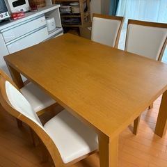 ダイニングテーブル　椅子4脚セット　の画像