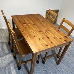 IKEA ダイニングテーブル5点セットの画像