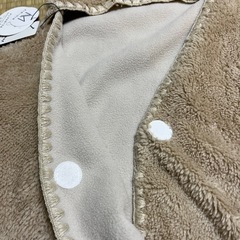 定価5,810円　mocmof おくるみ　くまの画像