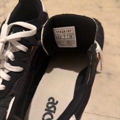 未使用アシックス　スニーカー24.5センチの画像