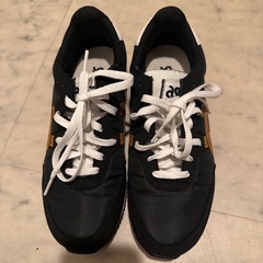 未使用アシックス　スニーカー24.5センチの画像