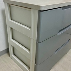 3段キャビネット　衣装ケースの画像