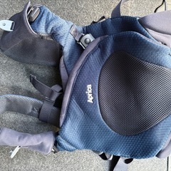 Aprica 抱っこ紐 ネイビー
の画像