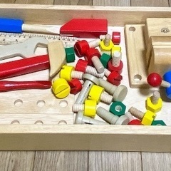 【大工さん玩具】木製の組み立て式知育玩具、工具付き。の画像