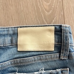 お値打ち価格‼️美品 GYDA スキニーパンツの画像
