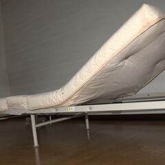 折り畳みベッド　リクライニング機能付きの画像