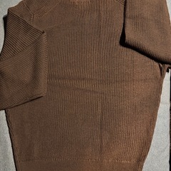 UNIQLO U サイズM カラー　ブラウンの画像