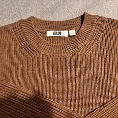 UNIQLO U サイズM カラー　ブラウンの画像