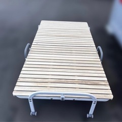 折りたたみベッド/シングルサイズ/木製/マットレスの画像