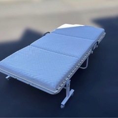 折りたたみベッド/シングルサイズ/木製/マットレスの画像