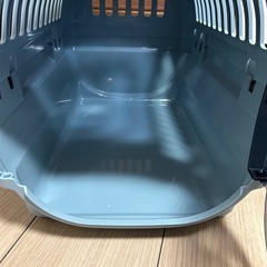 12月29日本日限定お値引きしてます。ペット用キャリーケース一回のみ使用のほぼ新品です。の画像