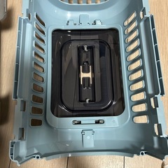 12月29日本日限定お値引きしてます。ペット用キャリーケース一回のみ使用のほぼ新品です。の画像