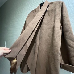 カシミア混ウール　キャメルコート　ミンクの飾りの画像
