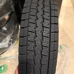 スタッドレスタイヤ145/80R12美品の画像
